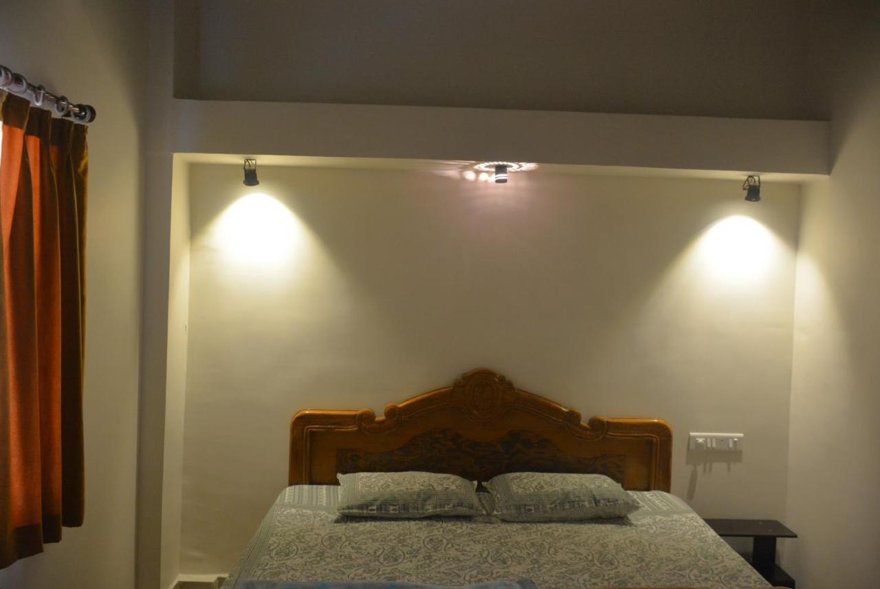 Malaiya Homestay - Grandeur Living Experience จาบัลปูร์ ภายนอก รูปภาพ