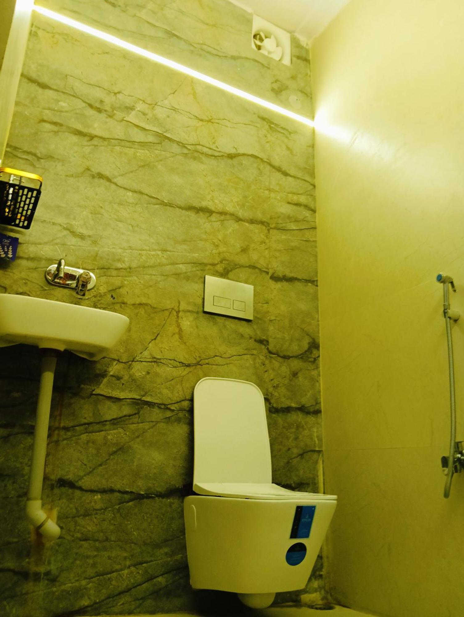 Malaiya Homestay - Grandeur Living Experience จาบัลปูร์ ภายนอก รูปภาพ